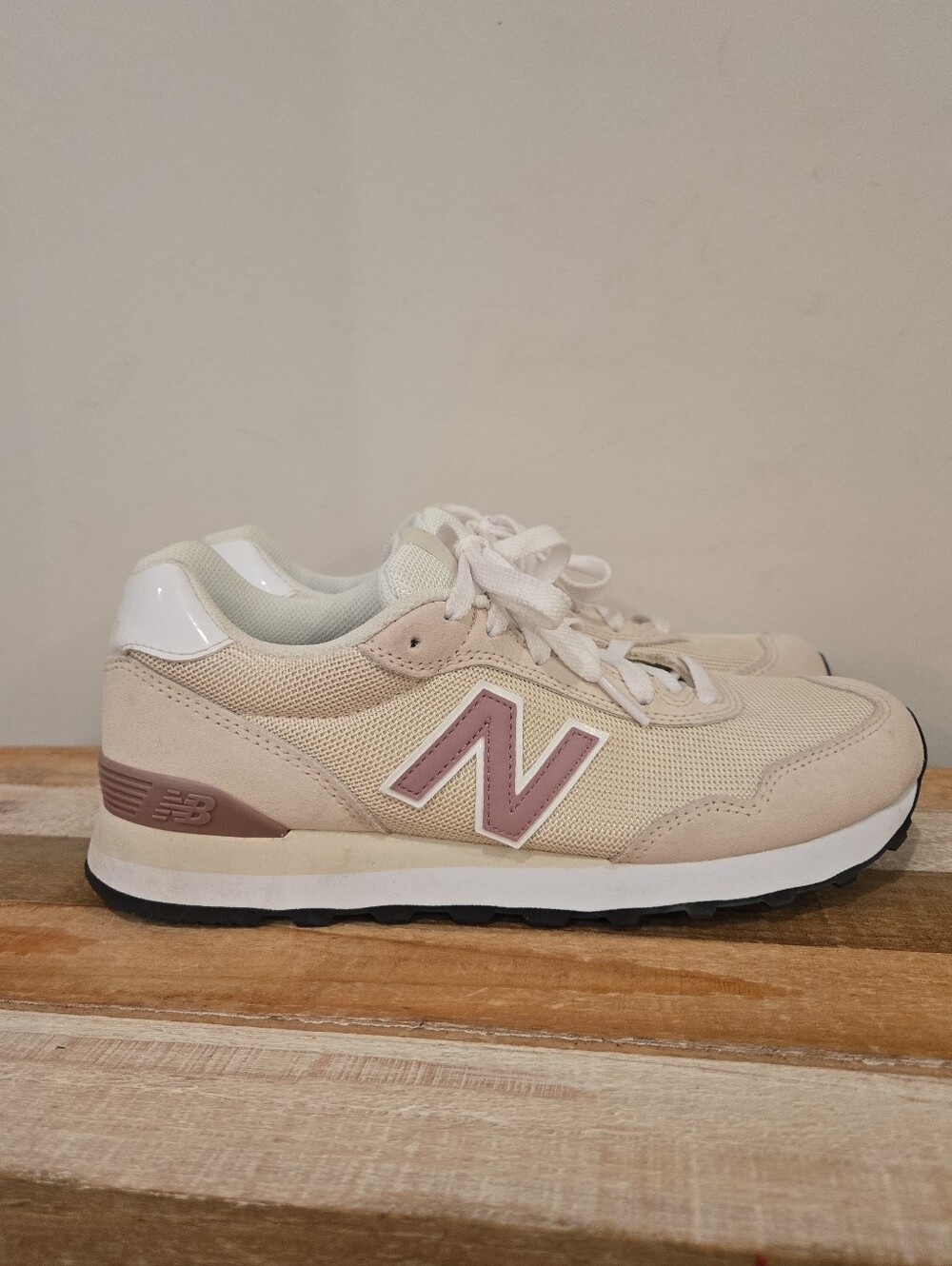 New Balance Women's Size 9 515 Classics Sneaker Linen Rosewood